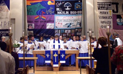 The choir around the altar for their final carol during the Advent Procession