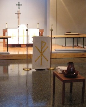 LCH Nave prepared for Maundy Thursday worship