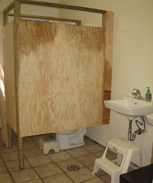 The women’s rest room The women’s rest room