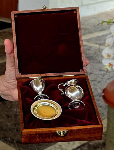 The refurbished communion set