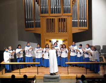 Mr. Butler and the LCH Choir trebles perform Britten's Missa Brevis